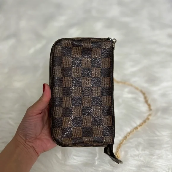 LV Damier Ebene Mini Chain Pochette - Picture 4 of 9